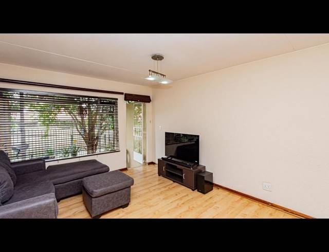 2 BEDROOM APARTMENT FOR SALE IN LONEHILL